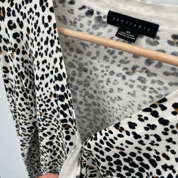 Sanctuary XOXO Animal Print V Neck Sweater // XS - Picture 11 of 13